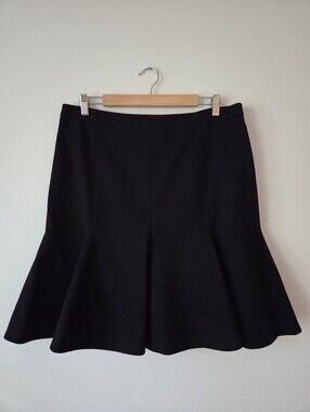 Akris Punto Black Knee Length Flared Skirt